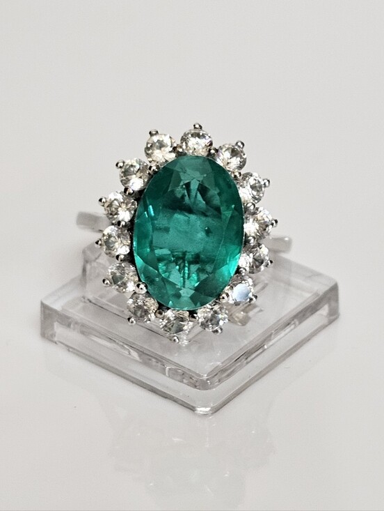 Gem Treasures Jewelry - Genuine Emeraldine Quartz and White Zircon Ring Platinum over 925 Size 8…